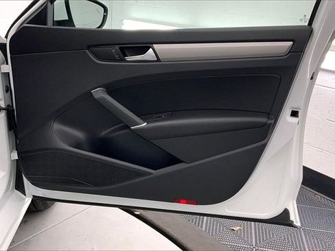 Used 2021 Volkswagen Passat 2.0T SE image 24