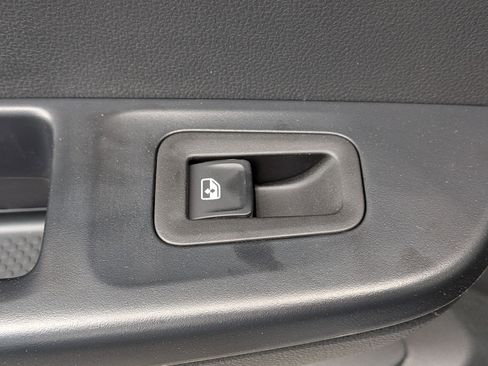 Used 2025 Volkswagen Taos SEL image 28