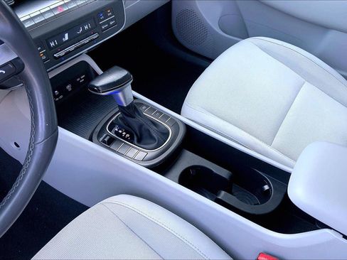 Used 2024 Hyundai Kona SEL FWD image 17