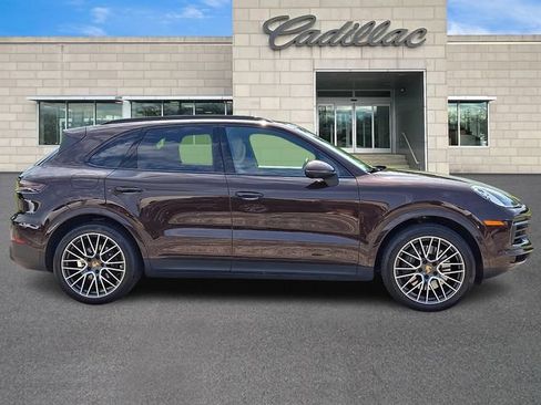 Used 2023 Porsche Cayenne Platinum Edition AWD/4WD image 9