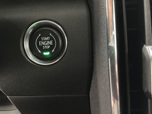 Used 2025 GMC Acadia Elevation w/ Elevation Premium Package image 17