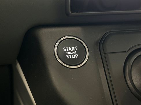 New 2026 Land Rover Defender 110 X-Dynamic SE image 29