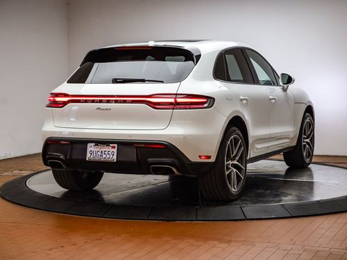 Certified 2025 Porsche Macan image 6