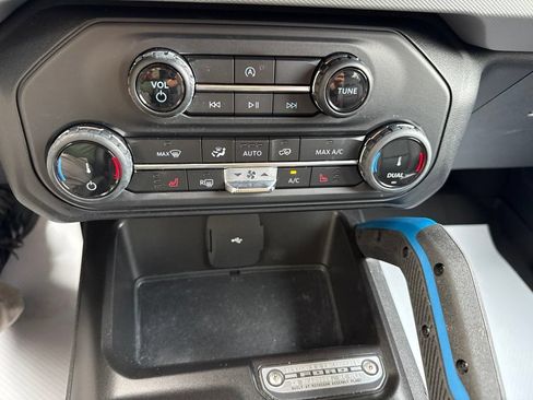Used 2022 Ford Bronco Black Diamond AWD/4WD image 17
