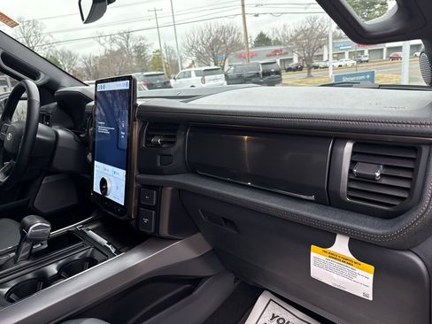 Used 2023 Ford F150 Lightning Lariat image 29