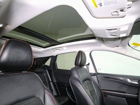 Used 2022 Ford Escape SEL w/ SEL Stealth AWD Package image 17