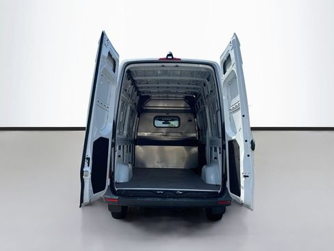 Used 2025 Mercedes-Benz Sprinter 2500 image 10