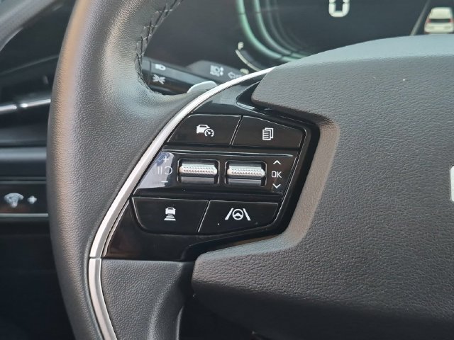 Used 2024 Kia Niro EX FWD image 16