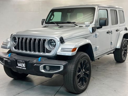 Used 2024 Jeep Wrangler Unlimited Sahara AWD/4WD image 1
