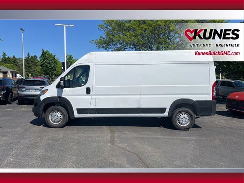 Used 2026 RAM ProMaster 2500 w/ Convenience Group FWD image 9