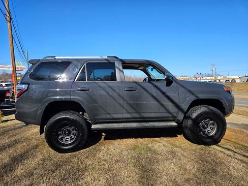 Used 2024 Toyota 4Runner SR5 image 7