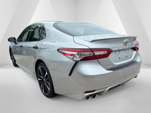 Used 2018 Toyota Camry XSE FWD image 5