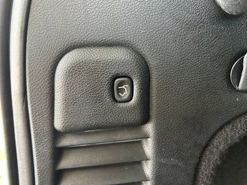 Used 2018 Jeep Grand Cherokee High Altitude RWD image 38