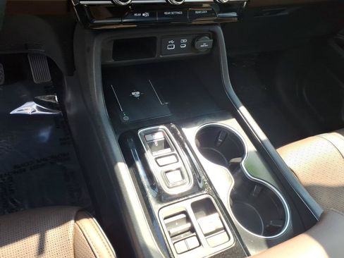 Used 2025 Honda Pilot Elite image 11