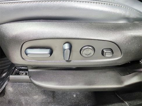 Used 2024 Buick Enclave Premium image 20