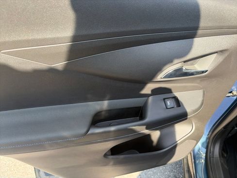 Used 2025 Buick Envista Sport Touring w/ Convenience I Package FWD image 12