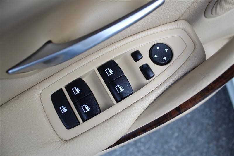 Used 2014 BMW 320i xDrive Sedan AWD/4WD image 12