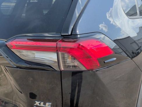 Used 2025 Toyota RAV4 XLE AWD/4WD image 11