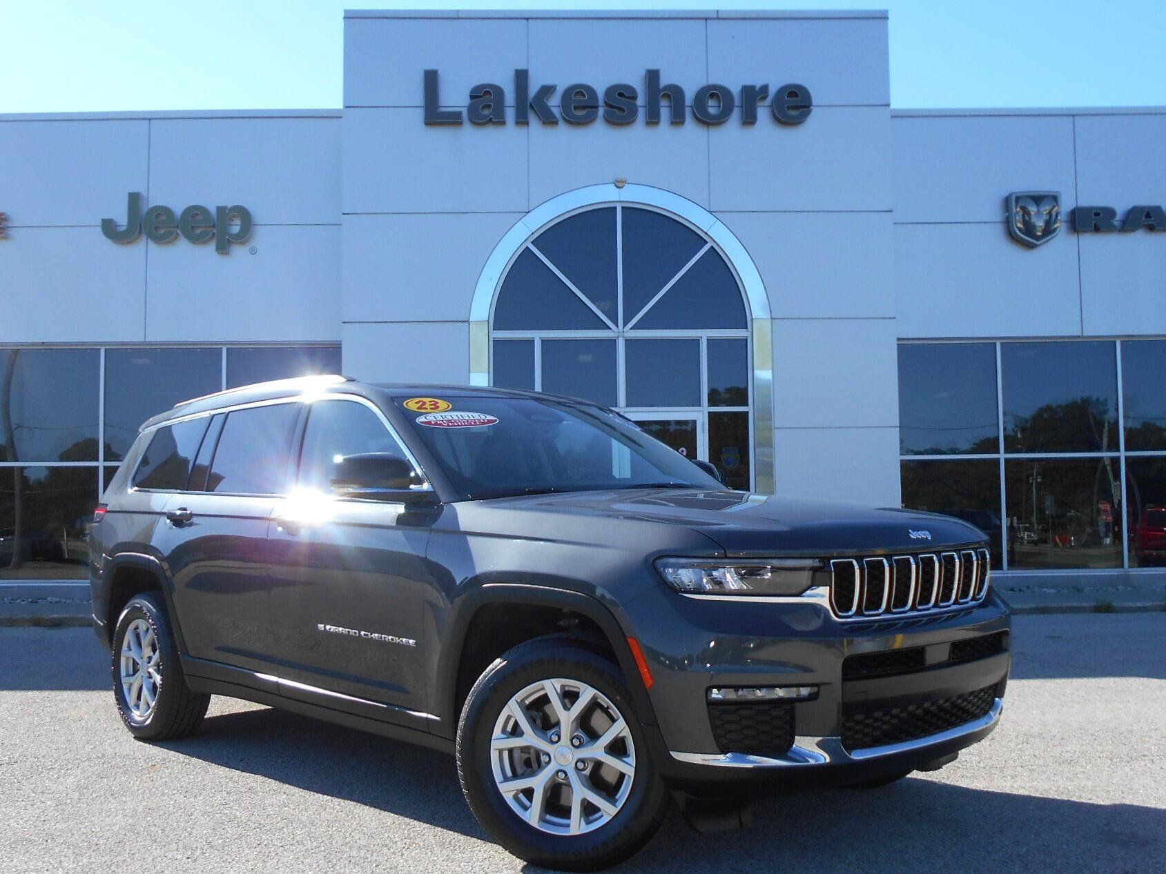 Certified 2023 Jeep Grand Cherokee L Limited AWD/4WD image 2