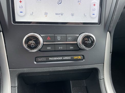 Used 2023 Ford Edge SEL image 11