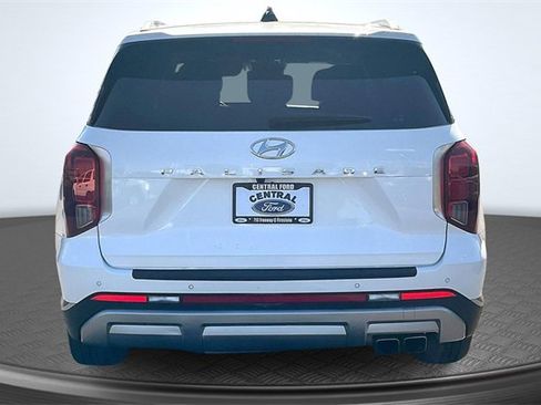 Used 2024 Hyundai Palisade Limited image 4