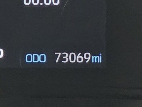 Used 2021 Toyota Sienna Limited image 40