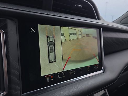 Used 2023 GMC Yukon XL Denali w/ Denali Reserve Package image 24