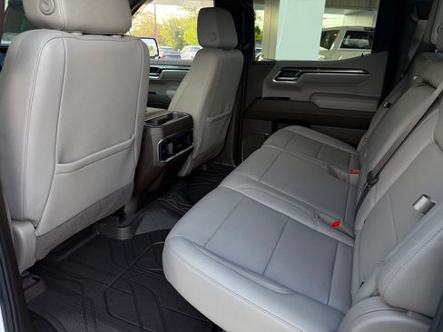 Used 2024 Chevrolet Silverado 1500 LTZ RWD image 15