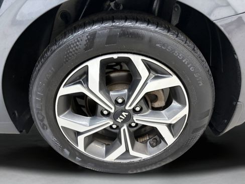 Used 2020 Kia Forte LXS FWD image 7