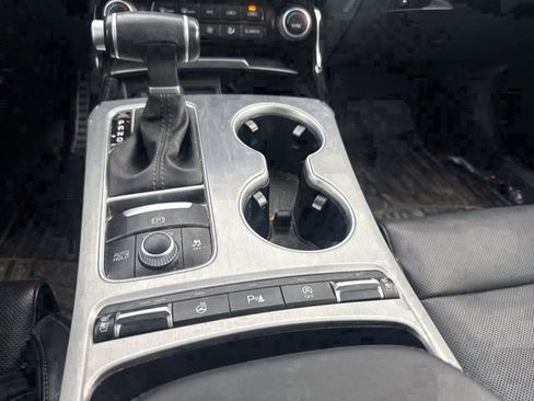 Used 2019 Kia Stinger GT1 image 12