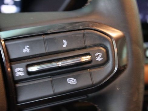 Used 2024 GMC Canyon AT4 image 14