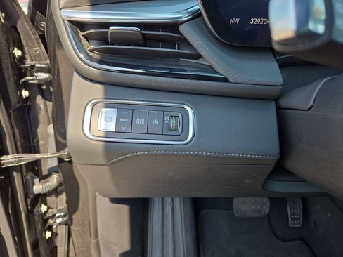Used 2025 Buick Enclave Preferred FWD image 16