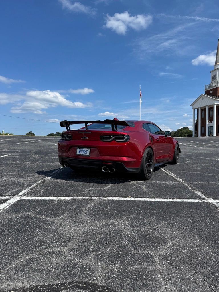 Used 2022 Chevrolet Camaro ZL1 RWD image 4