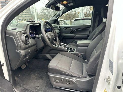 Used 2023 Chevrolet Colorado Trail Boss w/ Technology Package image 16