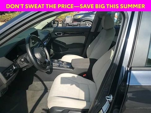 Used 2023 Honda Civic EX image 3