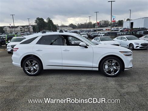 Used 2025 Genesis Electrified GV70 w/ Prestige Package image 15