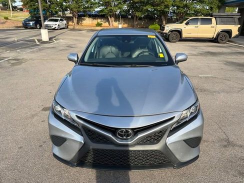 Used 2020 Toyota Camry SE FWD image 10