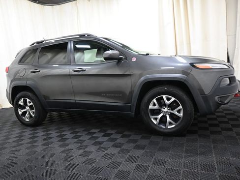 Used 2014 Jeep Cherokee Trailhawk w/ Cold Weather Group AWD/4WD image 14
