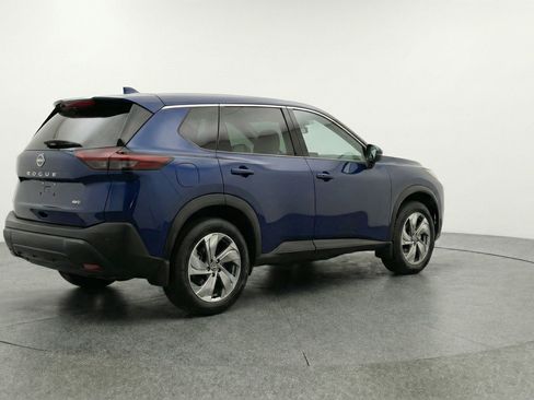Used 2025 Nissan Rogue SV FWD image 9