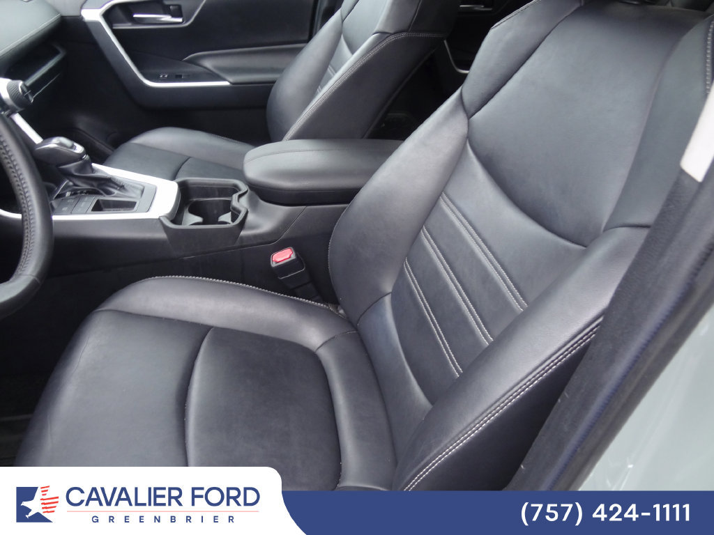 Used 2019 Toyota RAV4 XLE Premium FWD image 8