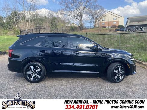 Used 2022 Kia Sorento S image 10