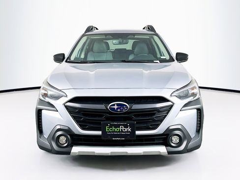 Used 2025 Subaru Outback Limited AWD/4WD image 2