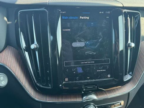 Used 2023 Volvo XC60 B5 Plus w/ Protection Package Premier FWD image 21