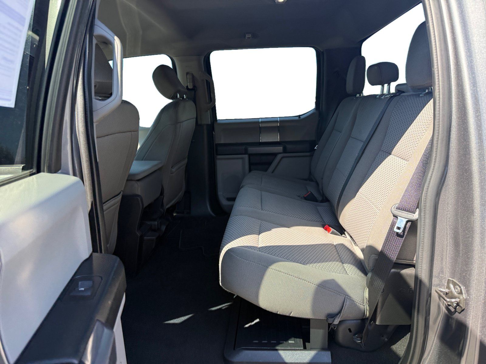 Certified 2021 Ford F250 XLT w/ XLT Premium Package AWD/4WD image 16