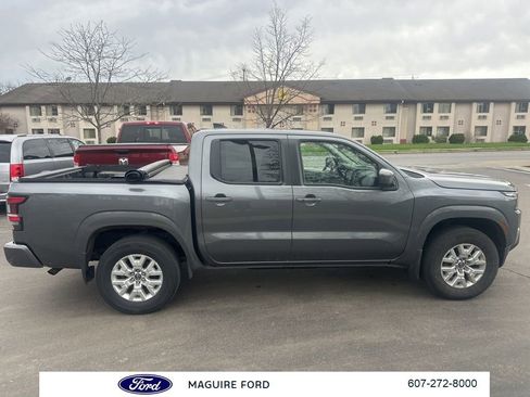 Used 2023 Nissan Frontier SV w/ SV Convenience Package image 3