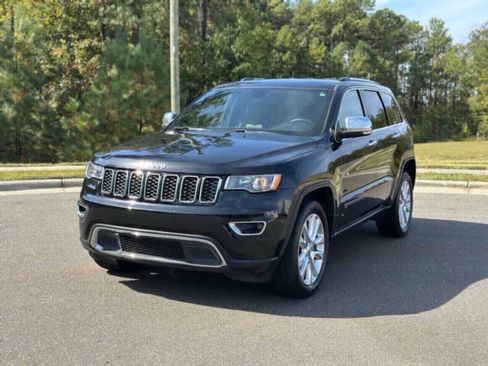 Used 2017 Jeep Grand Cherokee Limited image 3