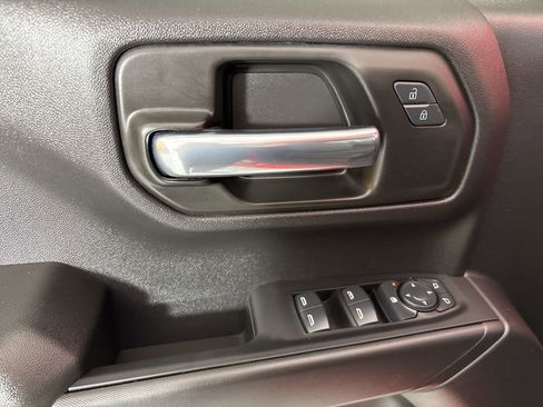Used 2025 Chevrolet Silverado 1500 Custom image 19
