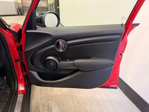 Used 2020 MINI Cooper 4-Door Hardtop image 28