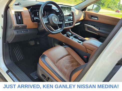 Certified 2024 Nissan Pathfinder Platinum w/ Cargo Package AWD/4WD image 9