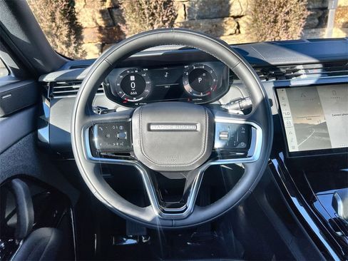 Used 2025 Land Rover Range Rover Sport image 21